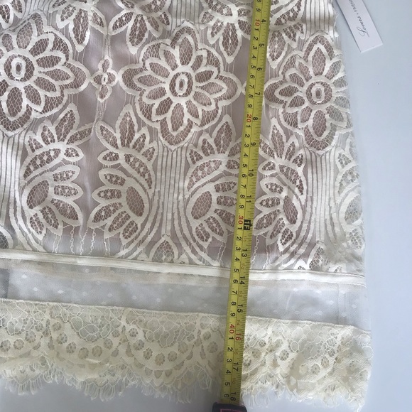 Lovers and Friends Ella lace mini skirt - Picture 6 of 16